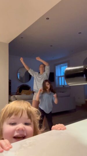 Kathryn Thomas Instagram - Who doesn’t love a bit of country in the morning’? 
Delighted that the Sing 2 soundtrack is finally getting a break 🙀@beyonce Texas HoldEm on repeat 
what a tune
Yeeeeee Haaaaawww 🤠