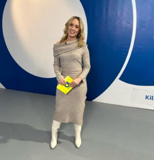 Kathryn Thomas Instagram - Better late than never 😰🤣

Week 2 Colour Shock ⚡️ 
Orange Cardi of dreams @oliverbonas 
pink skirt @marksandspencerireland
Jewellery @bettyandbiddy 

Week 1 natural in nude 
Dress @hm 
Boots @mantra 

@rteoperationtransformation glam squad 
@meganfoxfashion_ @normajeanhair @dearbhlamakeupartist