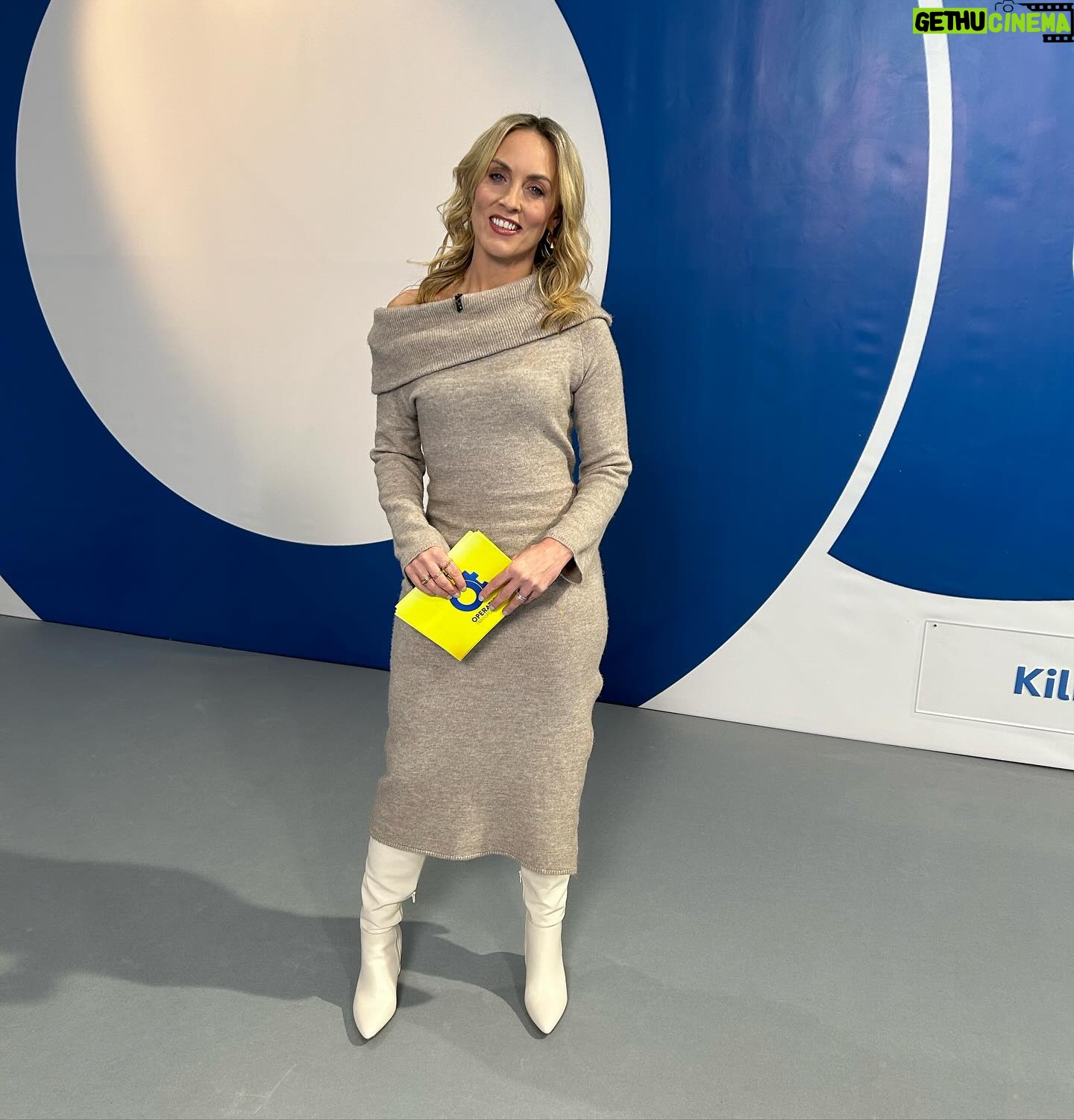 Kathryn Thomas - 1.4K Likes - Better late than never 😰🤣
Week 2 Colour Shock ⚡️
Orange Cardi of dreams @oliverbonas
pink skirt @marksandspencerireland
Jewellery @bettyandbiddy
Week 1 natural in nude
Dress @hm
Boots @mantra
@rteoperationtransformation glam squad
@meganfoxfashion_ @normajeanhair @dearbhlamakeupartist