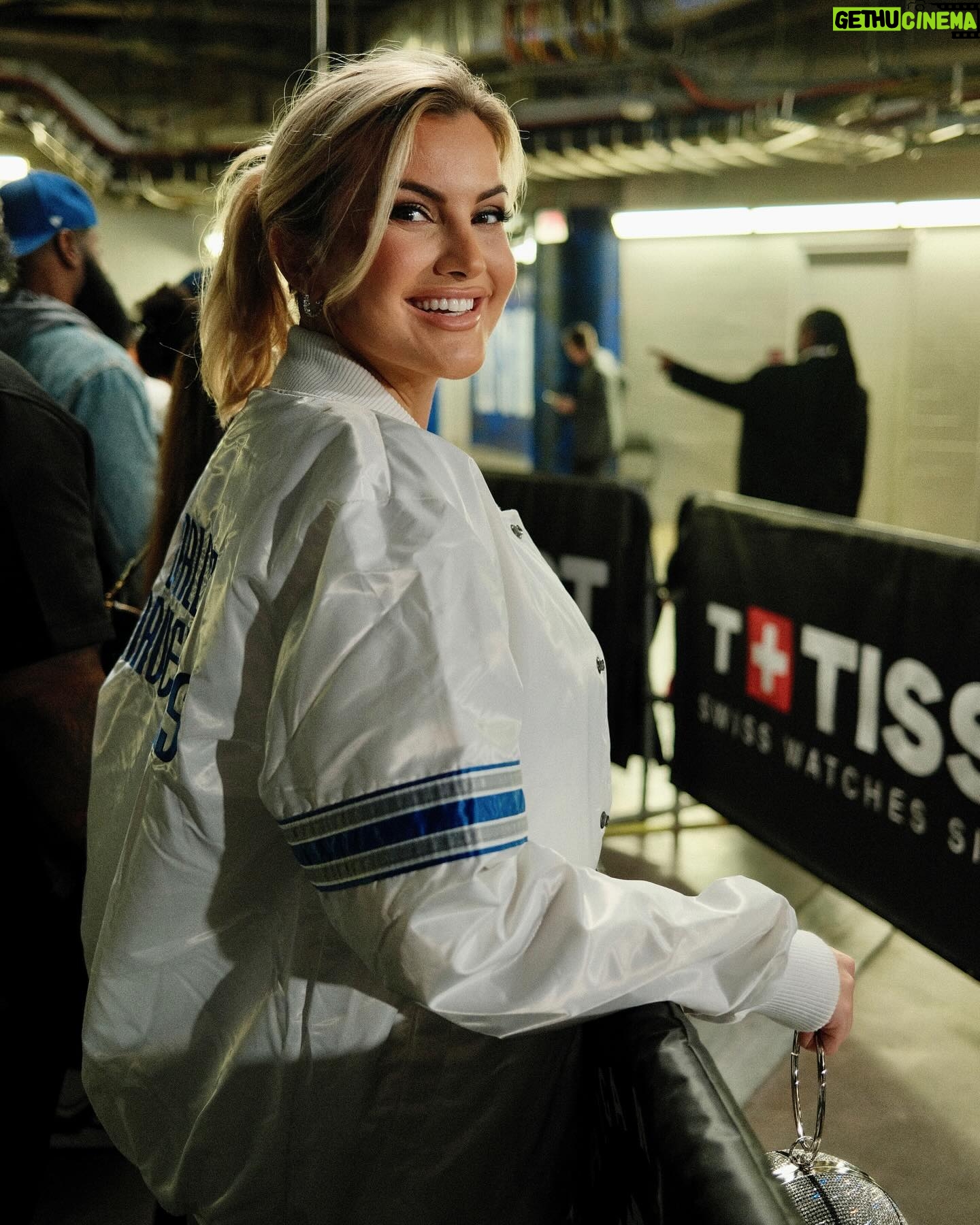 Kathryn Dunn Instagram - It’s game time 🏀⌚️ thanks for having me out to the mavs game, @tissot_official! #YourTimeDefinesYourGreatness