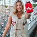 Kathryn Dunn Instagram - take me out to the ball game @visitfriscotx ♥️⚾️🌭
