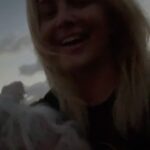 Kathryn Dunn Instagram - pov: you survived the eclipse end-of-the-world conspiracy 🌚🌙☄️ #eclipse #solareclipse #eclipse2024