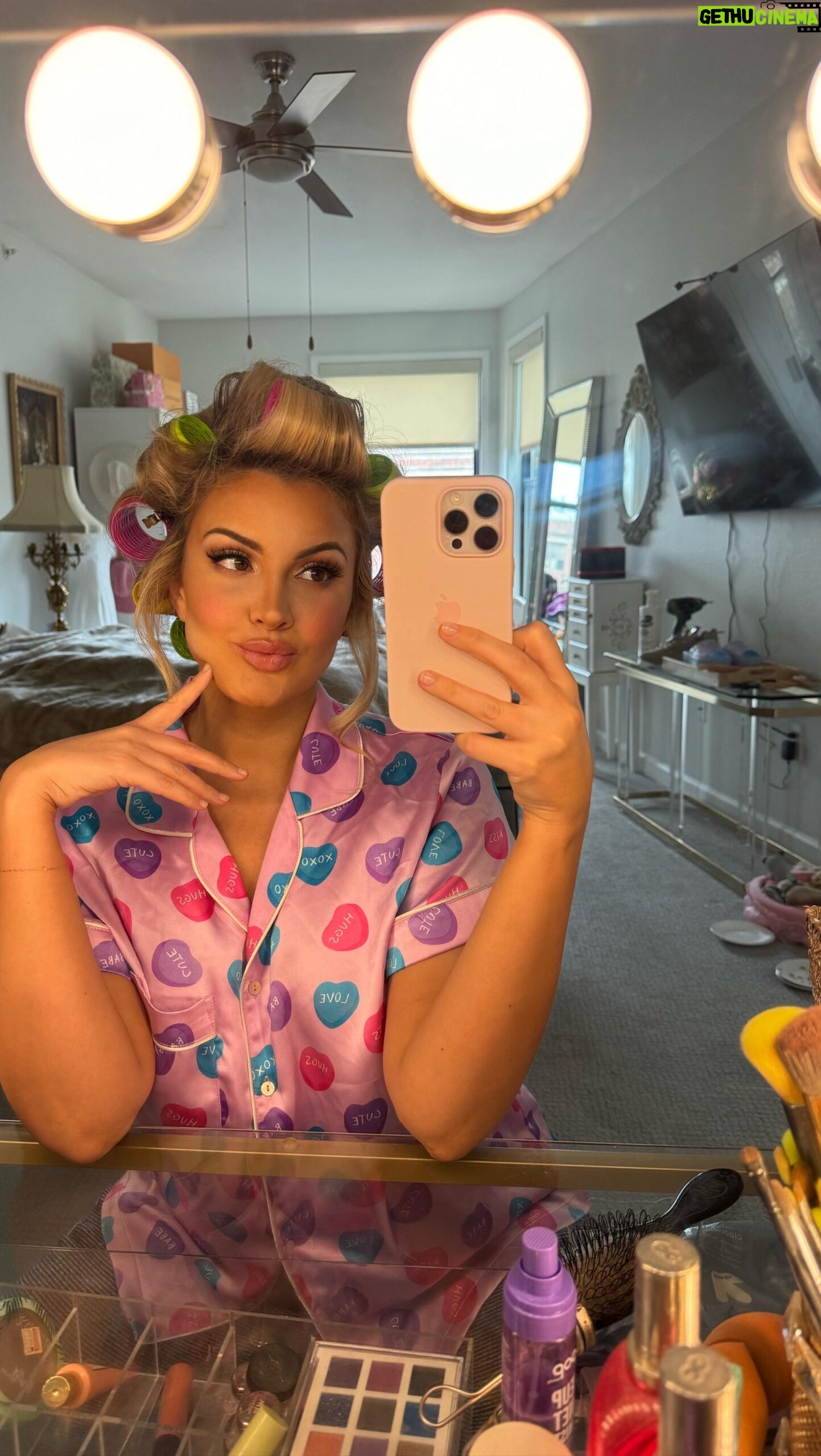 Kathryn Dunn Instagram - ever wonder what is the secret to getting that BIG texas hair? velcro rollers!👸🏼 back when i competed in the Miss Texas Pageant we always said “the bigger the hair the closer to god!” so we had all the fancy tricks to achieve the most volume in our hair💁🏼♀️ and here’s the thing - you dont need any fancy hair tools to achieve the big texas hair that we see beyonce bringing back. I personally used a 1 1/2 inch barrel curling iron to heat and curl, and then set with these velcro rollers i got for literally under $10. Comment ROLLERS down below and I’ll send you the link to shop! #bigtexashair #bighair #hairtutorial #amazon #amazonfinds #amazoninfluencer