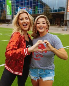 Kathryn Dunn Instagram - super bowl sunday is for the girls 🏈🎀 @livelovegameday #superbowl #superbowllviii #swifties #kansascitychiefs #chiefs
