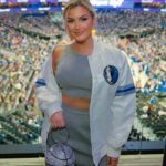 Kathryn Dunn Instagram - It’s game time 🏀⌚️ thanks for having me out to the mavs game, @tissot_official! #YourTimeDefinesYourGreatness