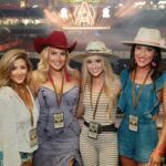Kathryn Dunn Instagram - we’re texas girls, of course we’re going to go to the rodeo💅🏻🤠🐂 @TheAmerican.TR @TetonRidgePerformanceHorses #Americanrodeo #TetonRidgePartner #americanperformancehorsemen