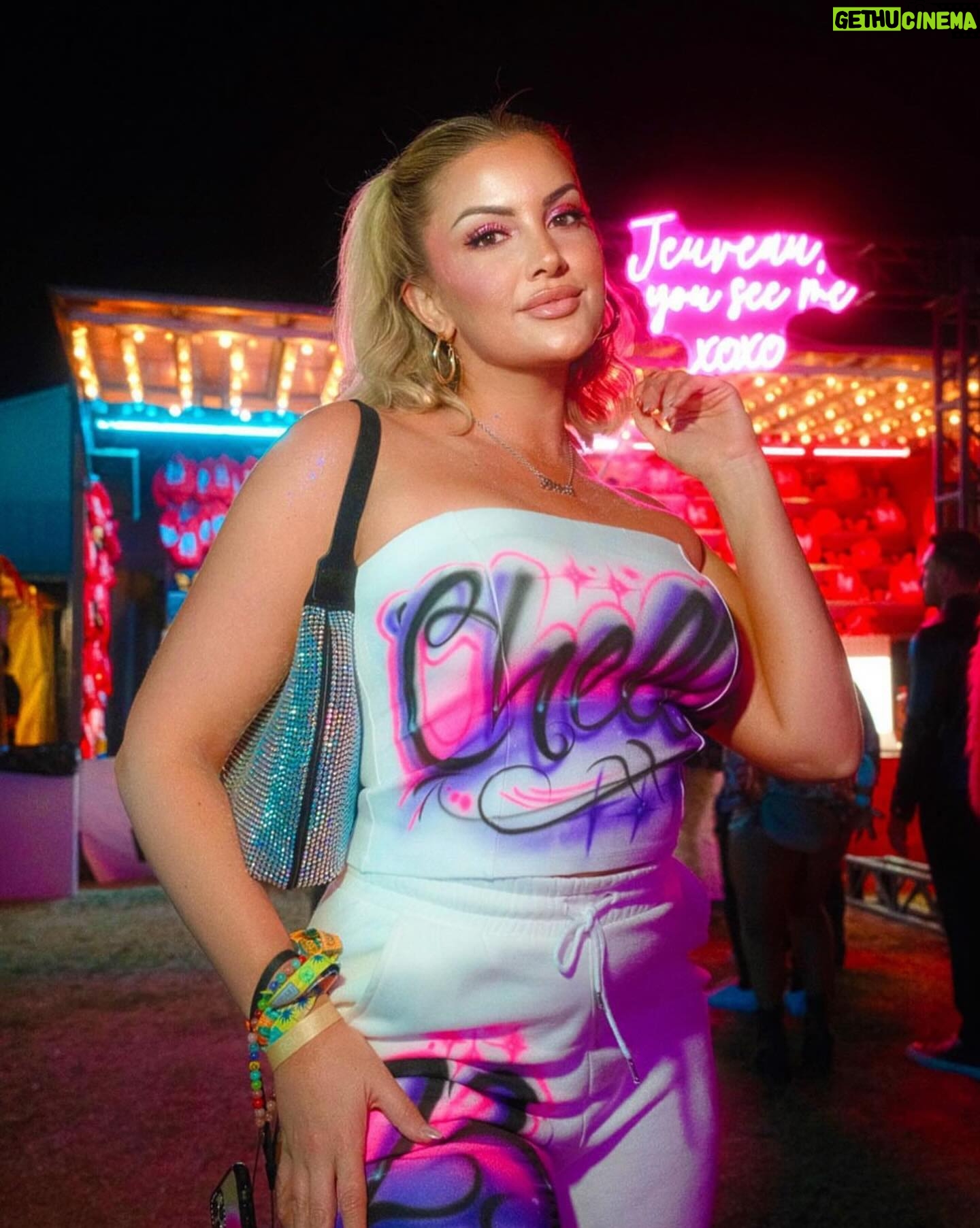 Kathryn Dunn Instagram - 📍nochella decided to skip out on the coachella festivities this year💔😭 but it’s still one of my favorite weekends to lurk over social media!😍 can’t wait to see everyone’s fashion, here’s a look at some of mine over the years! 🏜️👽🌵 and I’ll see yall at stagecoach in 2 weeks!🤠 #coachella #revolvefestival #festival #nochella