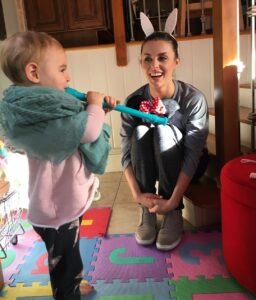 Kathryn McCormick Instagram - Missing play time with my favorite little one #Harperlily @sjtookey @ggabriel70 🤗🐒❤️💃🏻Thanks for the photo Stace!