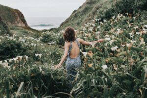 Kathryn McCormick Instagram - Happy 4th y’all! Family, friends, sunshine, and fireworks 🙌🏼
.
.
#adventurelife #travel #fieldsofflowers #lillies #lifestylephotography #nature #beautifuldestinations #passionpassport #travelforyou #doyoutravel #allaboutadventures