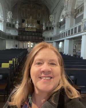 Kathy Kelly Instagram - Kommt heute vorbei in Der Stadtkirche Sankt Marien kirche #kathykellyofficial#kellyfamilyofficial#untereinemhimmel#cellestadtkirche