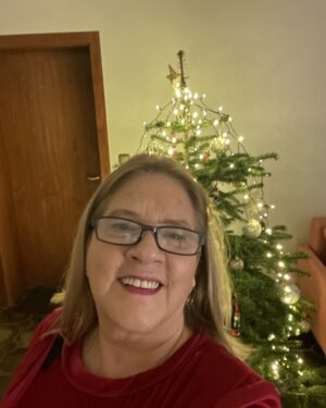 Kathy Kelly Instagram - Merry merry Christmas hope you  had a good one #christmasparty2022#kathykellyofficial#kellyfamilyofficial#jayalexanderkathykelly#untereinemhimmel#semmelconcerts