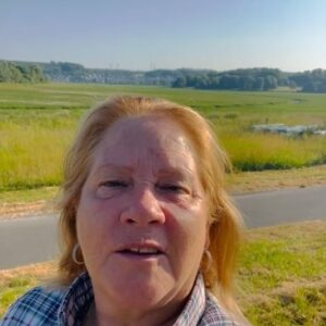 Kathy Kelly Instagram - Wiesensee in  der Westerwald  zur Zeit in Reparaturen , es wird schöner bald#nature#westerwakd#wiesensee#lindnerhotelwiesensee#wandern#kathykellyofficial#kellyfamilyofficial