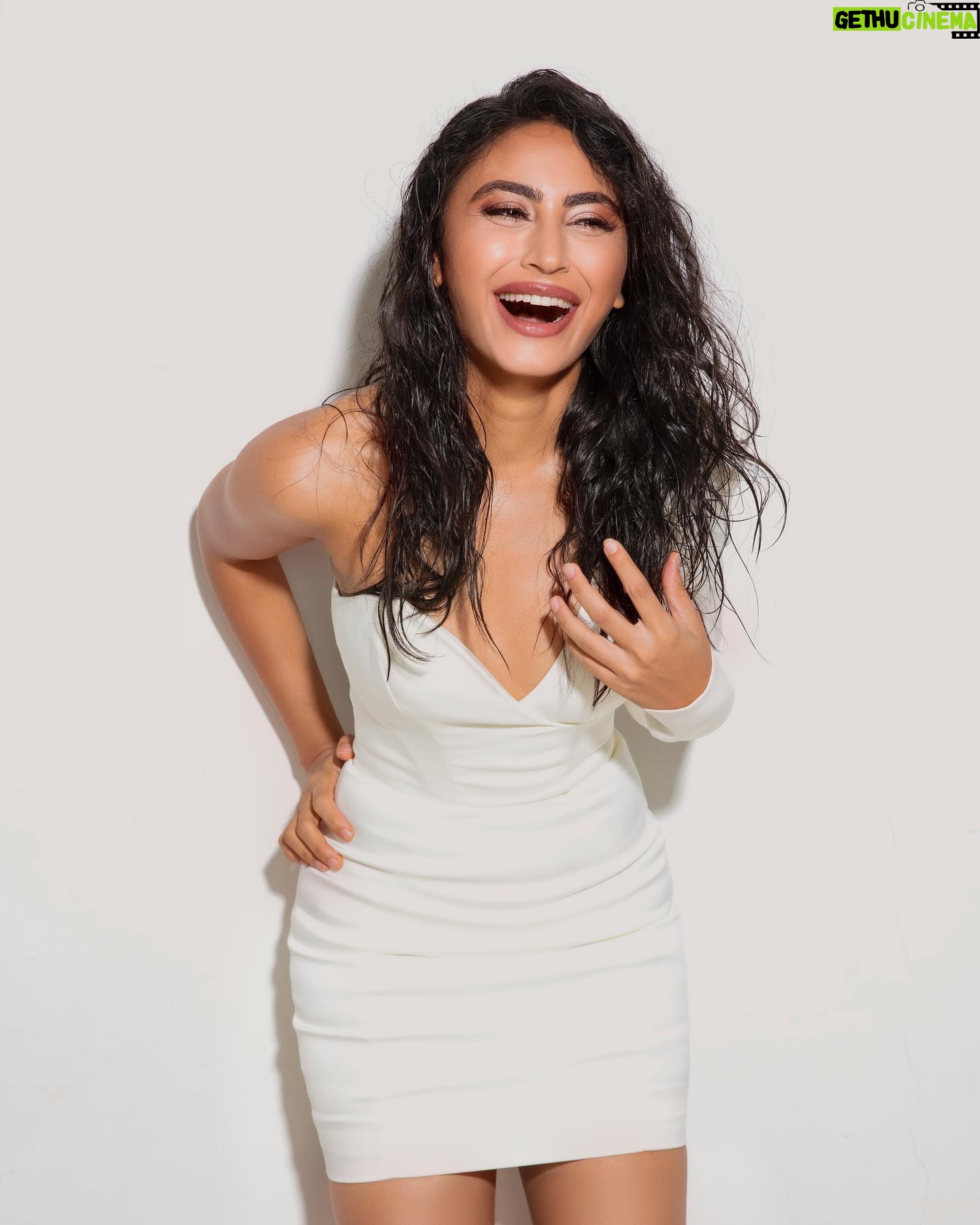 Katie Iqbal - 1.2K Likes - Better slip with a smile than tongue 🙂