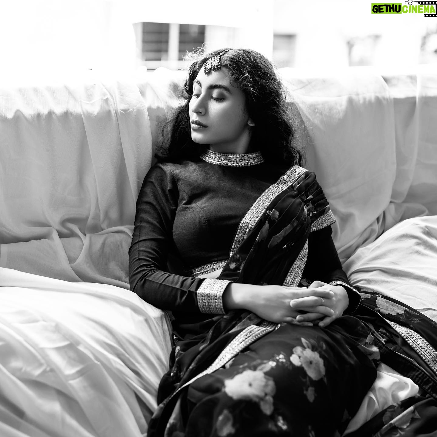 Katie Iqbal - 851 Likes -