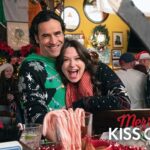 Katie Lowes Instagram - And a merry kisscam to all 🎄 🎥 💋