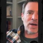 Katie Lowes Instagram - I can’t tell you how many unbelievable scandal scenes began with a @scottkfoley fart noise. We dive deeper in this week’s #UnpackingTheToolbox @scandalabc rewatch podcast!
