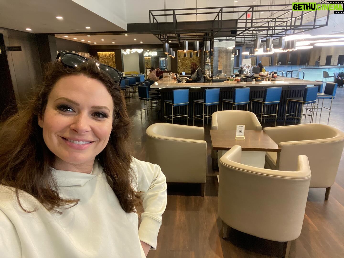 Katie Lowes Instagram - Me and my guuuurl @jaimeraynewman4real are off to Charlotte! We’ve been friends forever AND now we get to work together on #HuntingWives! We spent a week in Charlotte at the beautiful @omnihotels while we looked for our new digs! WE LOVE IT HERE! Thank you @howelltalentrelations for being the BEST. Look out y’all - CHARLOTTE WE ARE HERE! #omniCLT #AtTheOmni