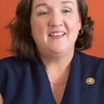 Katie Porter Instagram - The bipartisan Presidential Ethics Reform Act would let Americans see for themselves what conflicts of interest our leaders do—or don’t—have. I answer your top questions about the landmark ethics legislation I introduced last week with @congressmancomer