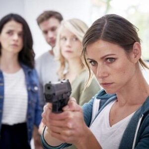 Katrin Heß Instagram - Heute Abend noch einmal im Einsatz um 21.15 Uhr auf #RTL #alarmfürcobra11 #jennydorn #action #onscreen #werbung #timetosaygoodbye