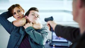 Katrin Heß Instagram - Das Warten hat ein Ende!! #alarmfürcobra11 die neuen Folgen. Donnerstag um 20.15 Uhr geht’s los mit „Endstation“ unter der Regie von Franco Tozza 😊 #tvtipp #ausstrahlung #afc11 #jennydorn #action #stunts