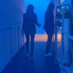 Katrin Bauerfeind Instagram – Sopiβ¦hier nochmal im Schnelldurchlauf der @deutschercomputerspielpreis 2024!
Mein erstes Jahr auf der BΓΌhne in MΓΌnchen, weil vor zwei Jahren als Coronamaus nur per Liveschalte ausm Hotelzimmer! Und ich muss sagen, es lohnt sich live dabei zu sein. Ich liebe das, jedes Jahr so viele extrem starke, inspirierende, lehrreiche und manchmal auch einfach zauberhafte Spiele kennenzulernen.
Herzlichen GlΓΌckwunsch an alle Nominierten und Gewinner*innen!
Danke an BMVI und @game_verband, dass wir das moderieren durften – und mit wir mein ich natΓΌrlich Professor @bobgod (Ohne dich wΓ€rβs nur halb so viel fun).
Danke an @teenatuning, unsere Sonne!
Merci an @sarahsharonkarsten fΓΌr den extrem gut passenden Anzug und danke an @pepperstark_gmbh fΓΌr die fabelhafte Betreuung!
ββββββ
#dcp #derdcp2024 #derdeutschecomputerspielpreis