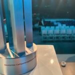 Katrin Bauerfeind Instagram – Sopi…hier nochmal im Schnelldurchlauf der @deutschercomputerspielpreis 2024!
Mein erstes Jahr auf der Bühne in München, weil vor zwei Jahren als Coronamaus nur per Liveschalte ausm Hotelzimmer! Und ich muss sagen, es lohnt sich live dabei zu sein. Ich liebe das, jedes Jahr so viele extrem starke, inspirierende, lehrreiche und manchmal auch einfach zauberhafte Spiele kennenzulernen.
Herzlichen Glückwunsch an alle Nominierten und Gewinner*innen!
Danke an BMVI und @game_verband, dass wir das moderieren durften – und mit wir mein ich natürlich Professor @bobgod (Ohne dich wär‘s nur halb so viel fun).
Danke an @teenatuning, unsere Sonne!
Merci an @sarahsharonkarsten für den extrem gut passenden Anzug und danke an @pepperstark_gmbh für die fabelhafte Betreuung!
——————
#dcp #derdcp2024 #derdeutschecomputerspielpreis