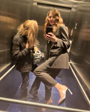 Katrin Bauerfeind Instagram - Sodele! Staffelfinale! Es war doch wieder ein wilder Ritt durchs Showbusiness, ne. Es ist jedes Mal eine Freude, ein Fest, eine Bereicherung und so ganz plump einfach schön! Selbst beim nochmal im TV schauen, wird‘s oft nicht langweiliger, sondern nochmal anders besser! Wie auch immer das möglich ist…
Danke an alle, die wieder mitgefiiiiebert haben. Die Reise ist hoffentlich noch lange nicht zu Ende.
——————
#wsmds @prosieben @jokoundklaas