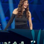 Katrin Bauerfeind Instagram - Sodele! Staffelfinale! Es war doch wieder ein wilder Ritt durchs Showbusiness, ne. Es ist jedes Mal eine Freude, ein Fest, eine Bereicherung und so ganz plump einfach schön! Selbst beim nochmal im TV schauen, wird‘s oft nicht langweiliger, sondern nochmal anders besser! Wie auch immer das möglich ist… Danke an alle, die wieder mitgefiiiiebert haben. Die Reise ist hoffentlich noch lange nicht zu Ende. —————— #wsmds @prosieben @jokoundklaas