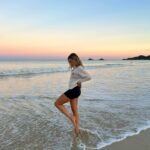 Katrina Bowden Instagram - It’s been raining non stop on Oahu the past week, but here’s a little sunset magic in action from before the storms 🌺💛