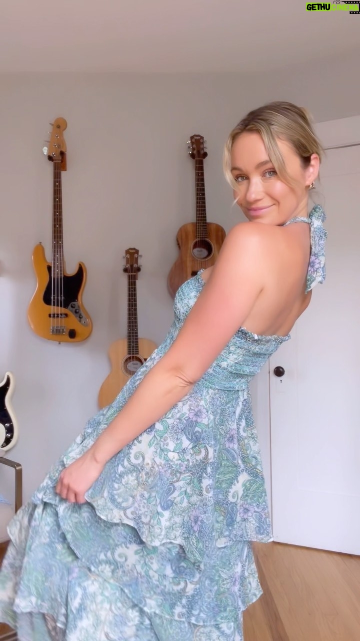 Katrina Bowden Instagram - vacation dress try-on, but make it weird 🤸🏼♀️Which do I bring, which do I leave? Help! All linked in stories
