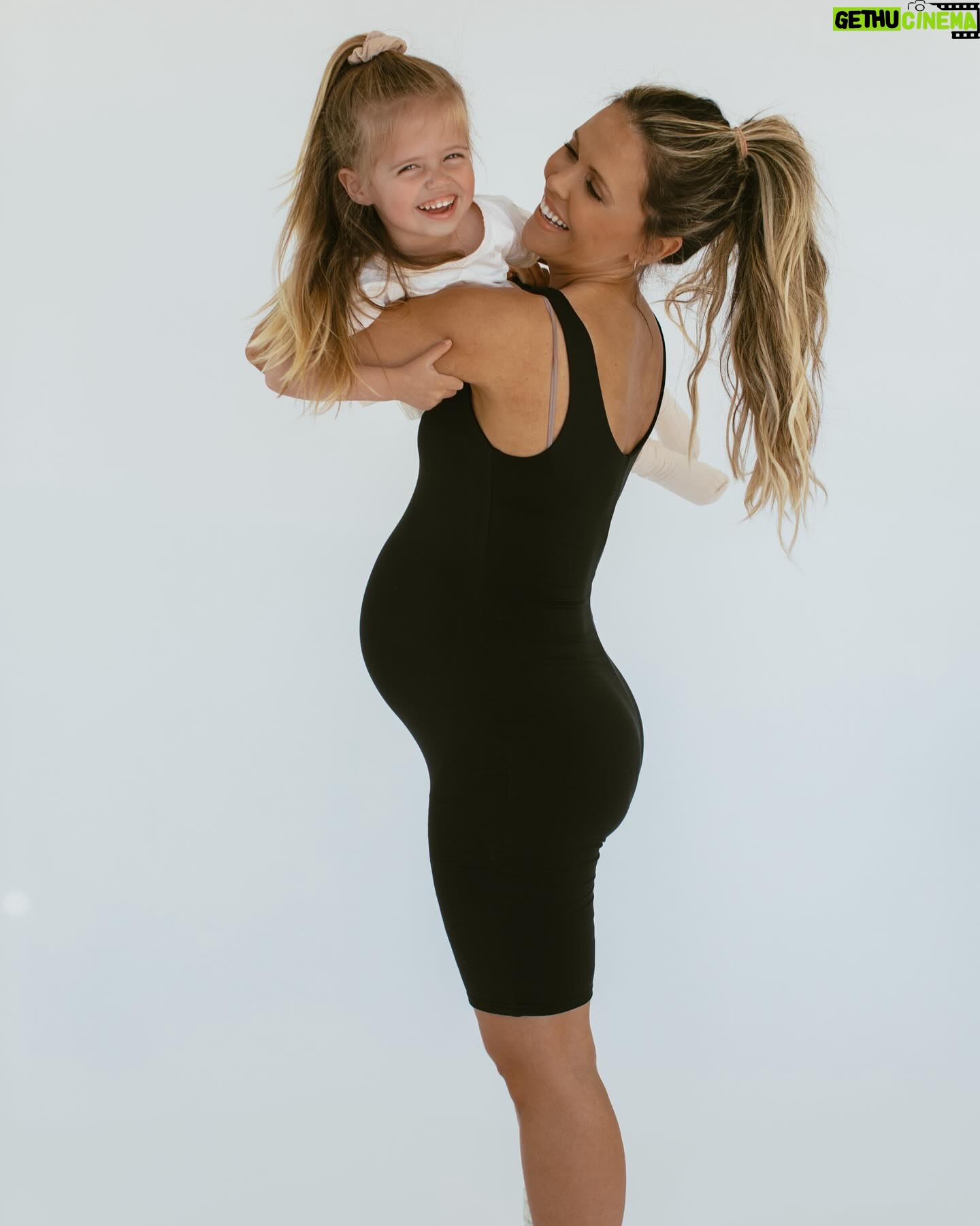 Katrina Scott Instagram - I can’t believe this was two years ago 🪽 Colette is about to turn two and all the memories are popping up.🥹 If you’re wondering if you should do a maternity shoot… do it! I almost didn’t, but I’m so glad we have these photos. PS I’m so behind on making family photo albums. What’s everyone’s favorite service to print pictures? 📸 @nicolelhill_ @horizonfound Thank you for capturing these memories ILYSM 🤍