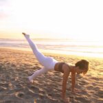 Katrina Scott Instagram - Who’s ready for Yoga Sculpt?! We’re going to flow together before the holiday weekend. 🐰 Join me live at: 1p ET / 10a PT 50-Minute Yoga Sculpt You’ll just need light weights for this workout If you haven’t joined the live workouts yet, comment the word LIVE below and I’ll send you a DM right away! You’ll be the first to know the next time we’re working out together 🤍 It means the world to me to teach and flow with you. Thank you 🙏🏼 xxo Katrina