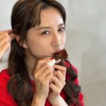 Katy Kung Instagram - 食個燒鴨髀 都可以好開心 多謝每一個 寵我的你！