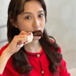 Katy Kung Instagram - 食個燒鴨髀 都可以好開心 多謝每一個 寵我的你！