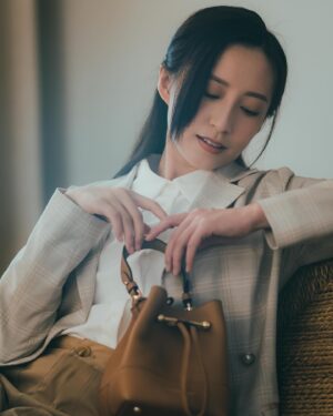 Katy Kung Instagram - 偶爾 我也會有溫柔又帶點倔強硬朗的一面