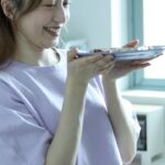 Katy Kung Instagram - 🍌香蕉煎餅🍌 最鍾意食泰國街邊檔仔，又未有機會去泰國，之前上網見到呢個食譜，所以自己試吓整嚟食😋😋 ✔️8-10mins 🙆🏻‍♀️小分享 ⭐️用酥餅皮，唔好解凍，如果唔係好黏好難搣出嚟 ⭐️我搵唔到個轆轆，所以搵咗保鮮袋，將佢轆大塊啲 ⭐️用半隻蛋其實都夠，唔係就會好似我咁整到漏晒出嚟😅 ⭐️我用咗朱古力糖漿，怕太甜，所以冇再另外加煉奶，如果用普通朱古力醬嘅話，就梗係加埋煉奶先正啦🫣