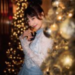 Katy Kung Instagram - Merry Christmas🎄 又是一個忙碌的聖誕 幸好來得及聖誕前 抽時間和聖誕樹留個影 許了個聖誕願望❤️ 你的聖誕願望又是什麼☺️