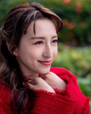 Katy Kung Instagram - 農曆新年 
為大家送上祝福❤️
希望大家都身體健康
順心順意
開開心心