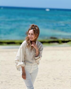 Katy Kung Instagram - Okinawa🔆天公真的造美啊
天氣剛剛好 不太熱 陣陣涼風
在這麼繁忙的日子
給了我一個完美的旅程🥰
A wonderful trip in Okinawa
and it’s time to go back to work 😛