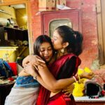 Kaushambi Chakraborty Instagram – Etodin onyoder sobar jonyo AIBUROBHAT plan korechhi, khaiyechhi..Arr aaj naki amar AIBUROBHAT dilo sobbai mile!!❤️ Eta shotti ekta onyorokom onubhuti😇 Thank you so muchhhhh my PHULKI team! Love you all😍❤️