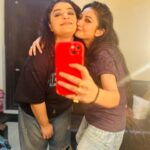 Kaushambi Chakraborty Instagram - Others: sunday tai deri kore ghum theke uthte hoy… Us: Sunday tai kaaje eshe halka photo session korte hoy! 😜 Happy sunday to all! 😎❤️