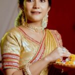 Kaushambi Chakraborty Instagram - শুভ দ্বিতীয়া❤️ Picture courtesy- Rahul Das Wardrobe courtesy - Sampurna Dey Makeup- Sudip Saha Roy Videography-@rohanphotographyy