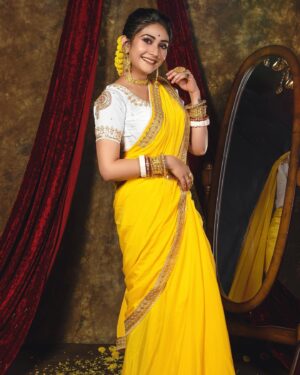 Kaushambi Chakraborty Instagram - Photographer - @suhasishpachal 

Designer- @mr.rahul62903 

Makeup- @beautismakeover