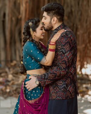 Kaustubha Mani Instagram - Trippin’ on you ❤️🧿 
.
.
.
.
.
Photography @storiesby.rg 
MUA @makeoverby_sowmyamanjunath 
Jewelry @velvetboxby 
Decor @sagasbysamagra