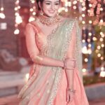 Kaustubha Mani Instagram - Desi vibes are on ! #artist #desi #indianwedding #makeup #smile #accessories . . Outfit @classy_renthouse Jewellery @beautybox_rent_house_bangalore