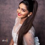 Kaustubha Mani Instagram - Inframe Actress : @kaustubha_mani_official 😍 Picture Courtesy : @rainbow_photography_official MUA : @makeup.by.kushi Outfit By : @rentyourlook_by_chandangowda @stylescribebypooja Clicked by : @kiran_shivaraj_ . . . . . . . #portrait #portraitphotography #moodyports #pursuitofportraits #agameoftones #portrait_ig #dailyportrait #picturesofindia #indiapictures #India #bongbeauties #bonglovers #fashion #saree #lightroommasters #photoshop #retouching #vamana #dhanveer