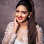 Kaustubha Mani Instagram - Inframe Actress : @kaustubha_mani_official 😍 Picture Courtesy : @rainbow_photography_official MUA : @makeup.by.kushi Outfit By : @rentyourlook_by_chandangowda @stylescribebypooja Clicked by : @kiran_shivaraj_ . . . . . . . #portrait #portraitphotography #moodyports #pursuitofportraits #agameoftones #portrait_ig #dailyportrait #picturesofindia #indiapictures #India #bongbeauties #bonglovers #fashion #saree #lightroommasters #photoshop #retouching #vamana #dhanveer