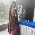 Kaustubha Mani Instagram – Always a pleasure…
#actor #acessorios #hairstyle #saree #ethnicity #smile #family #dad #mom #wedding #happyvibes #positivity #kannadaactress
.
.
.
Hairdo @makeoverbymanjulasonu