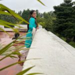 Kaustubha Mani Instagram – This weather’s got me like !!! 
Kesariya tera…Ishq hain piyaa…… ❤️ Pc : @abhinavvishwanathan