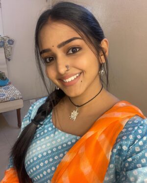 Kaustubha Mani Instagram - Sometimes you think that you want to disappear but all you want is to be found…
#artistsoninstagram #attitude #artist #blessed #elegance #makeup #goodvibes #gratitude #smile